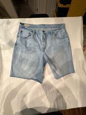 Levi's Premium Men's Light Wash Denim Shorts Size 32
